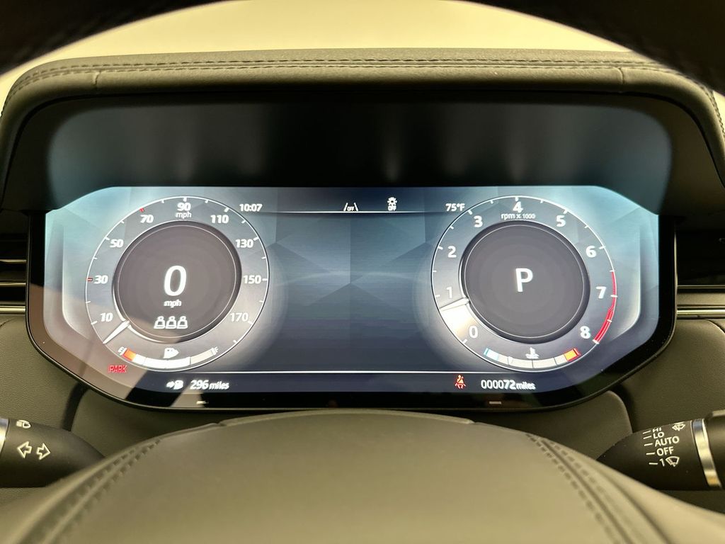 2025 Land Rover Range Rover SE 15