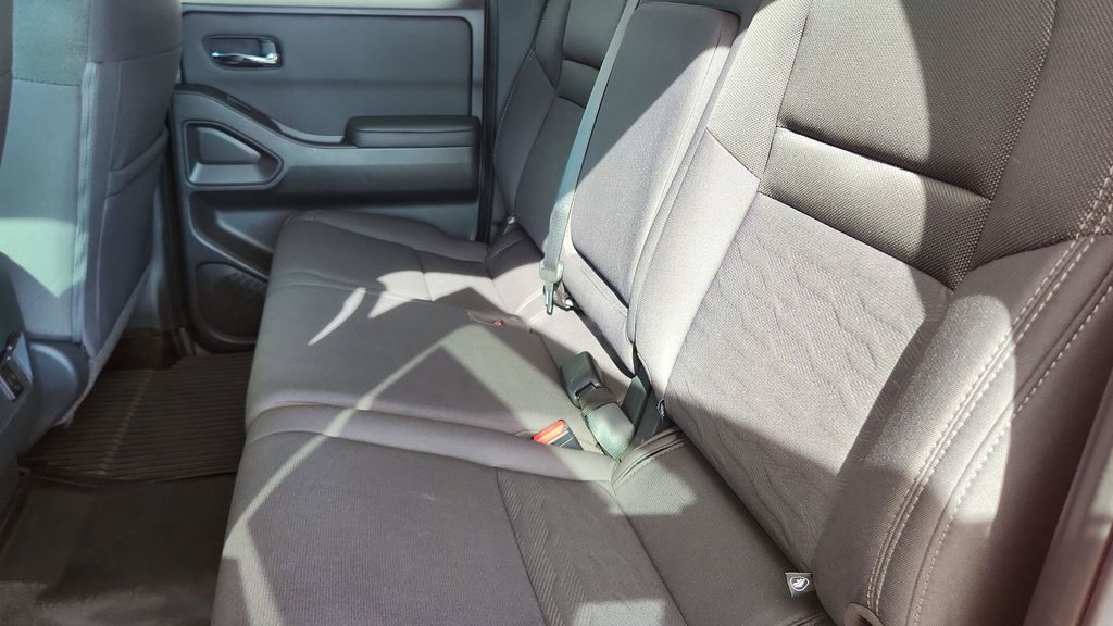 2024 Nissan Frontier