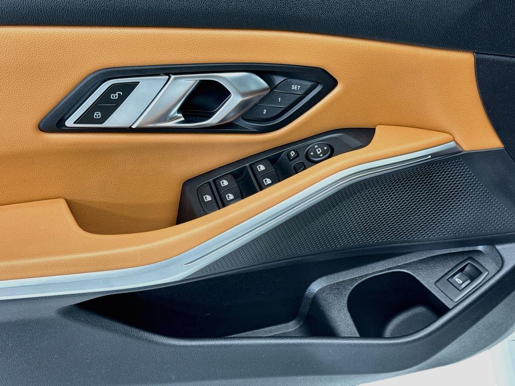 Thumbnail: 2023 BMW 3 Series - 22