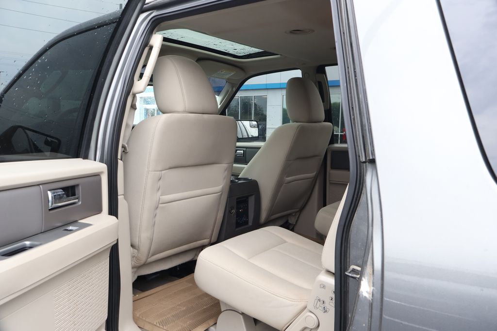 2012 Ford Expedition EL XLT 31