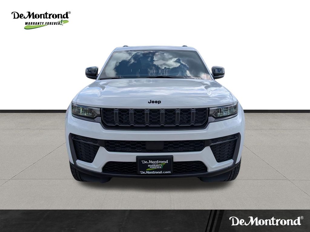 2026 Jeep Grand Cherokee Altitude White at Victoria Chrysler Dodge Jeep Ram