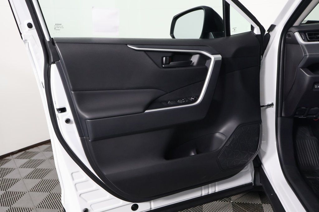 Thumbnail: 2025 Toyota RAV4 - 7