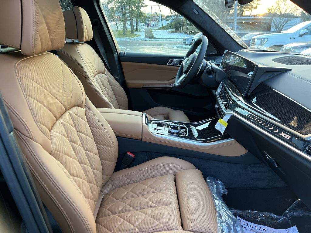 Thumbnail: 2026 BMW X5 - 25