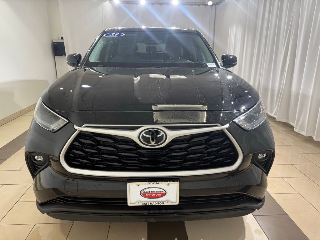 2023 Toyota Highlander LE 9