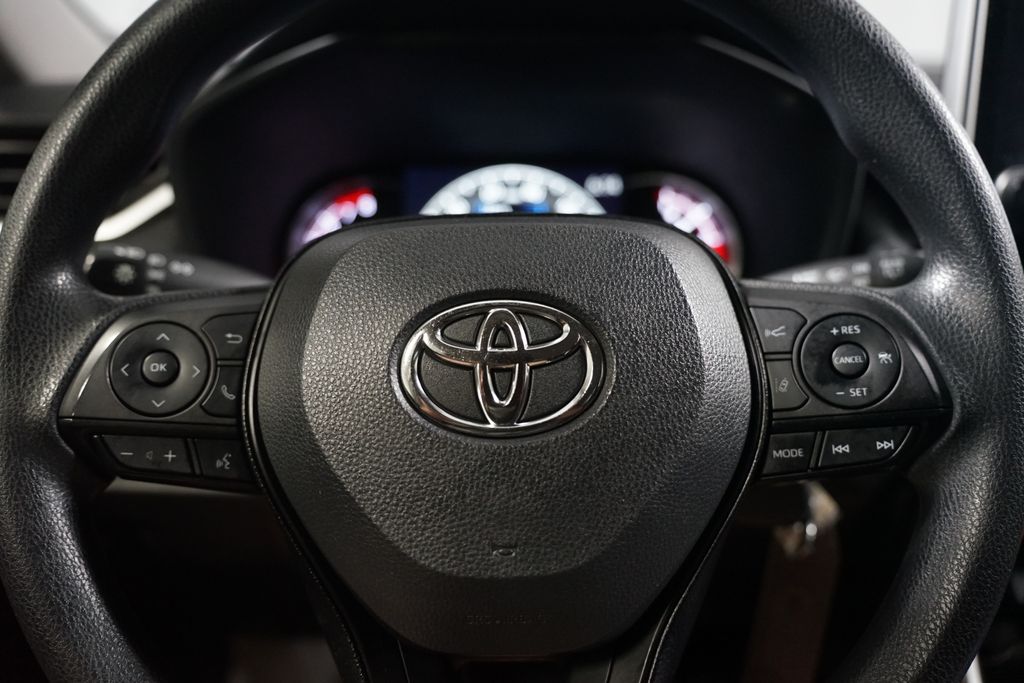 Thumbnail: 2023 Toyota RAV4 - 14