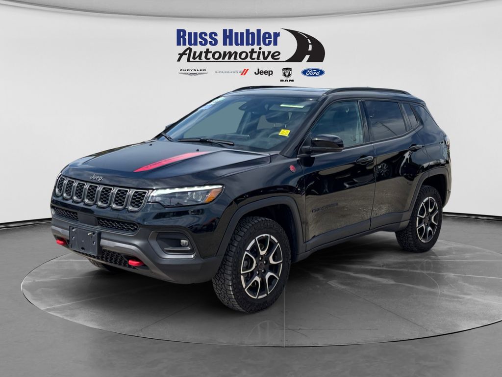 2025 Jeep Compass Negro (Diamond Black Crystal Pearlcoat) SUV/Crossover Todo terreno 8 velocidades Automática
