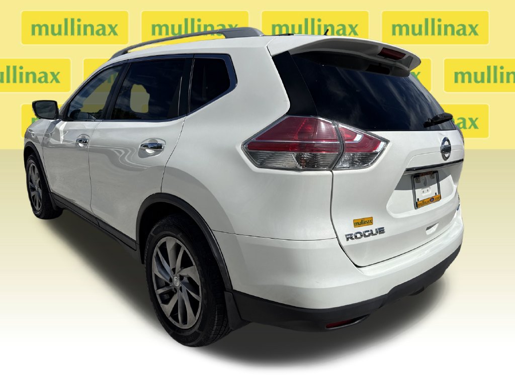 Used 2014 White Nissan SL image 9