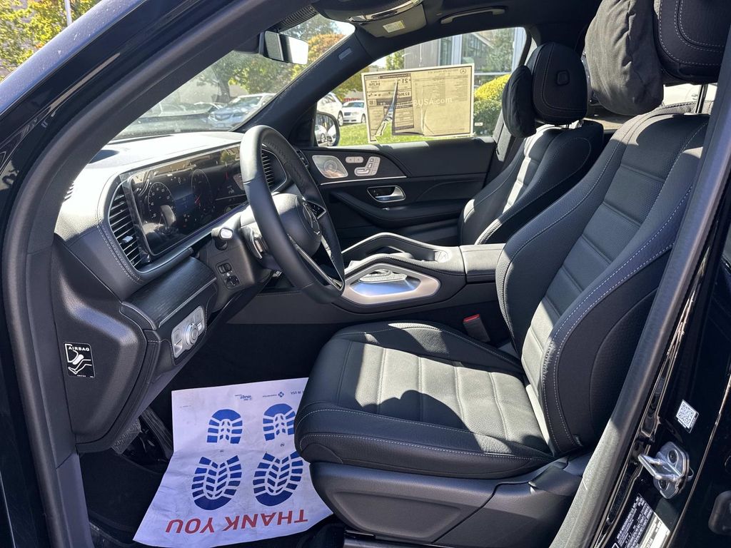 Thumbnail: 2026 Mercedes-Benz GLS - 17