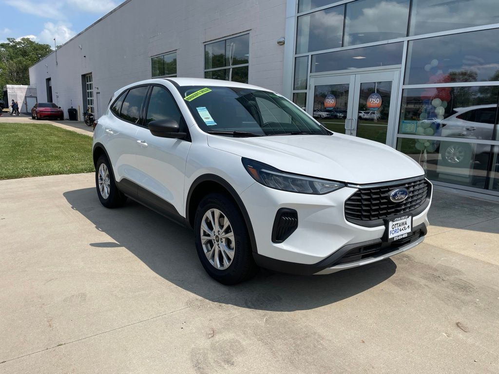 Oxford White 2026 Ford Escape SUV / Crossover All-Wheel Drive 8-Speed Automatic