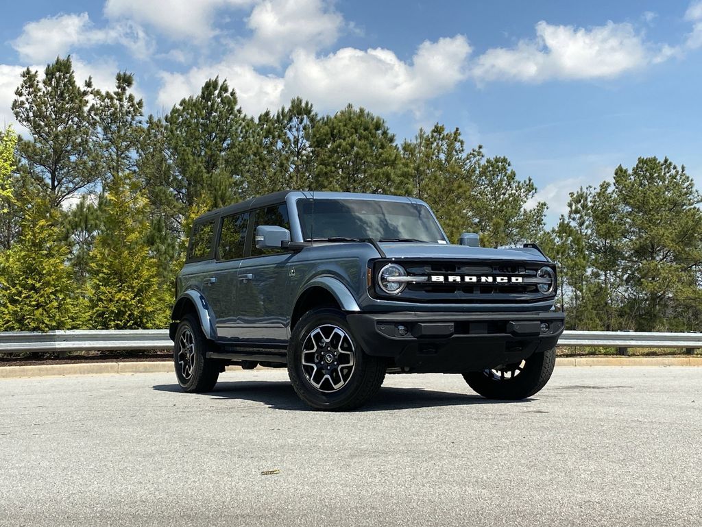 Blue (Azure Gray Metallic Tri-Coat) 2024 Ford Bronco Outer Banks 4-Door 4WD SUV / Crossover Four-Wheel Drive Automatic