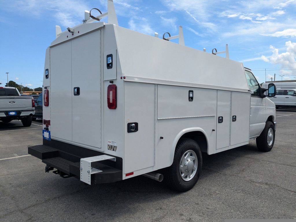 2026 Ford E-350 Cutaway 