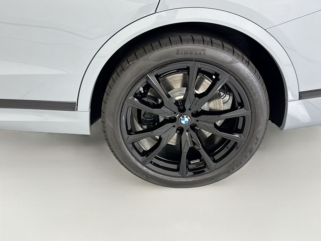 Thumbnail: 2027 BMW X7 - 30