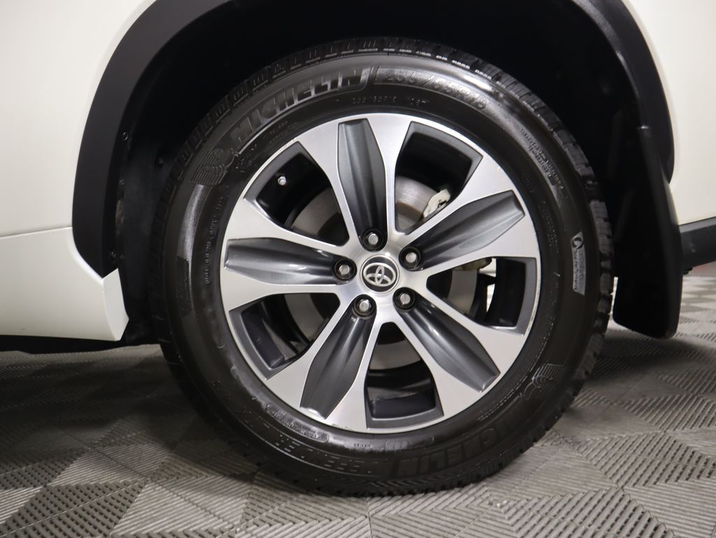 2020 Toyota Highlander XLE 31