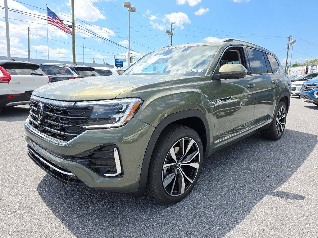 2026 Volkswagen Atlas 2.0T SEL Premium R-Line Green at South Hills CDJR