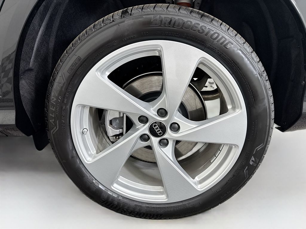 Thumbnail: 2025 Audi Q5 - 31