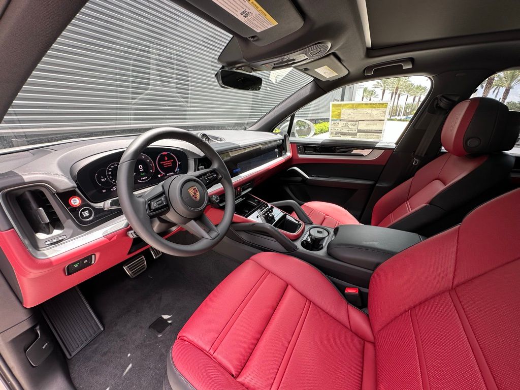 Thumbnail: 2025 Porsche Cayenne - 4