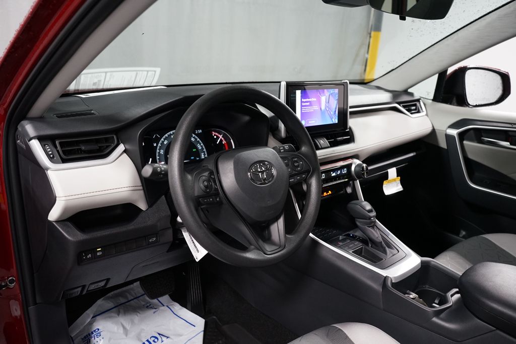 2025 Toyota RAV4 XLE 11