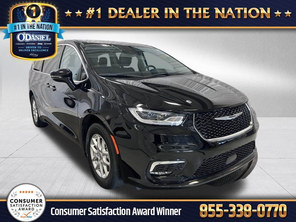 Diamond Black Crystal Pearlcoat 2024 Chrysler Pacifica Touring L FWD Minivan Front-Wheel Drive 9-Speed Automatic