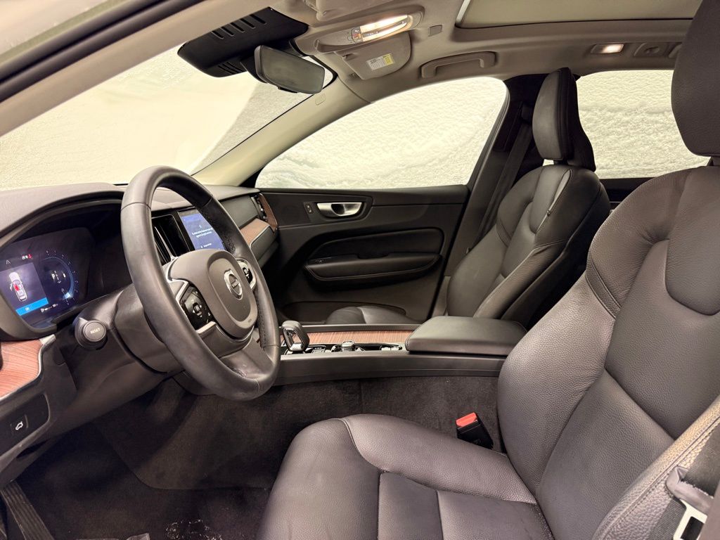 Thumbnail: 2023 Volvo XC60 - 12