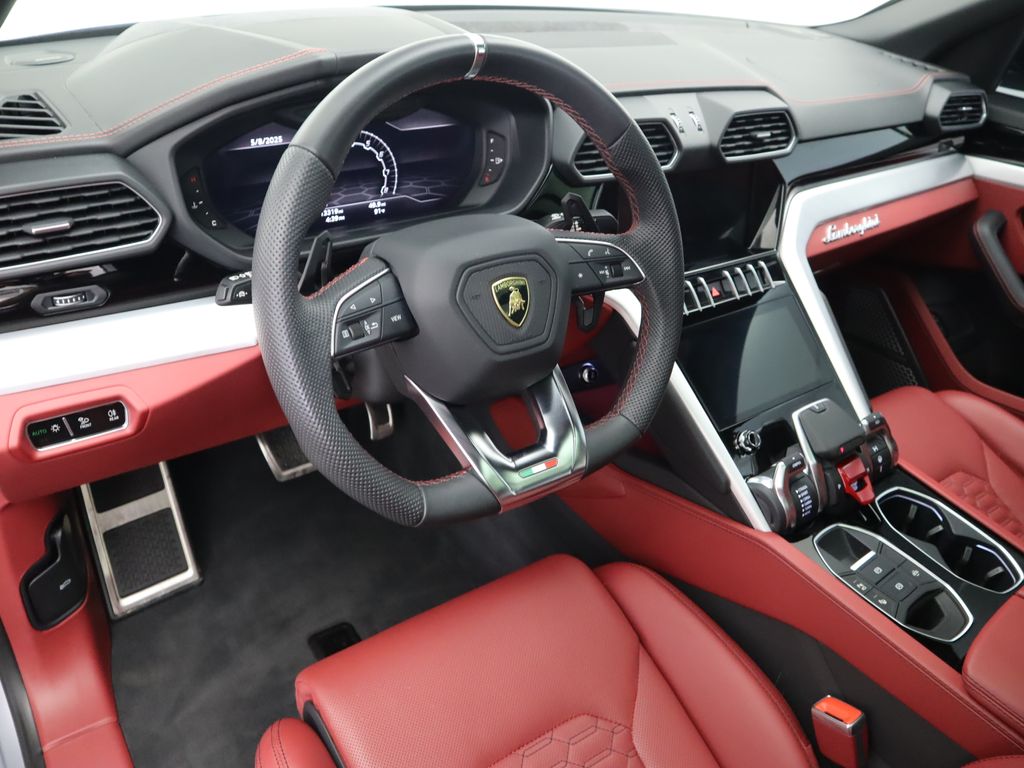 Thumbnail: 2022 Lamborghini Urus - 9