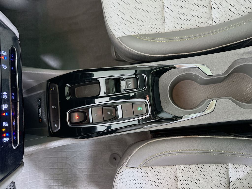 Thumbnail: 2022 Chevrolet Bolt EV - 14