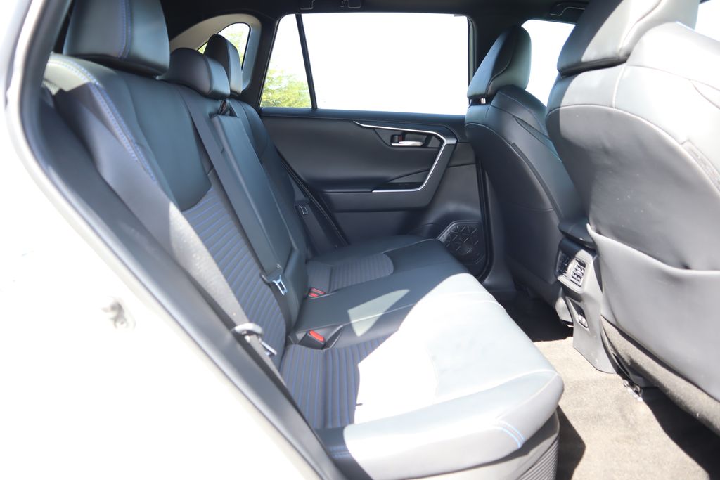 Thumbnail: 2020 Toyota RAV4 - 21