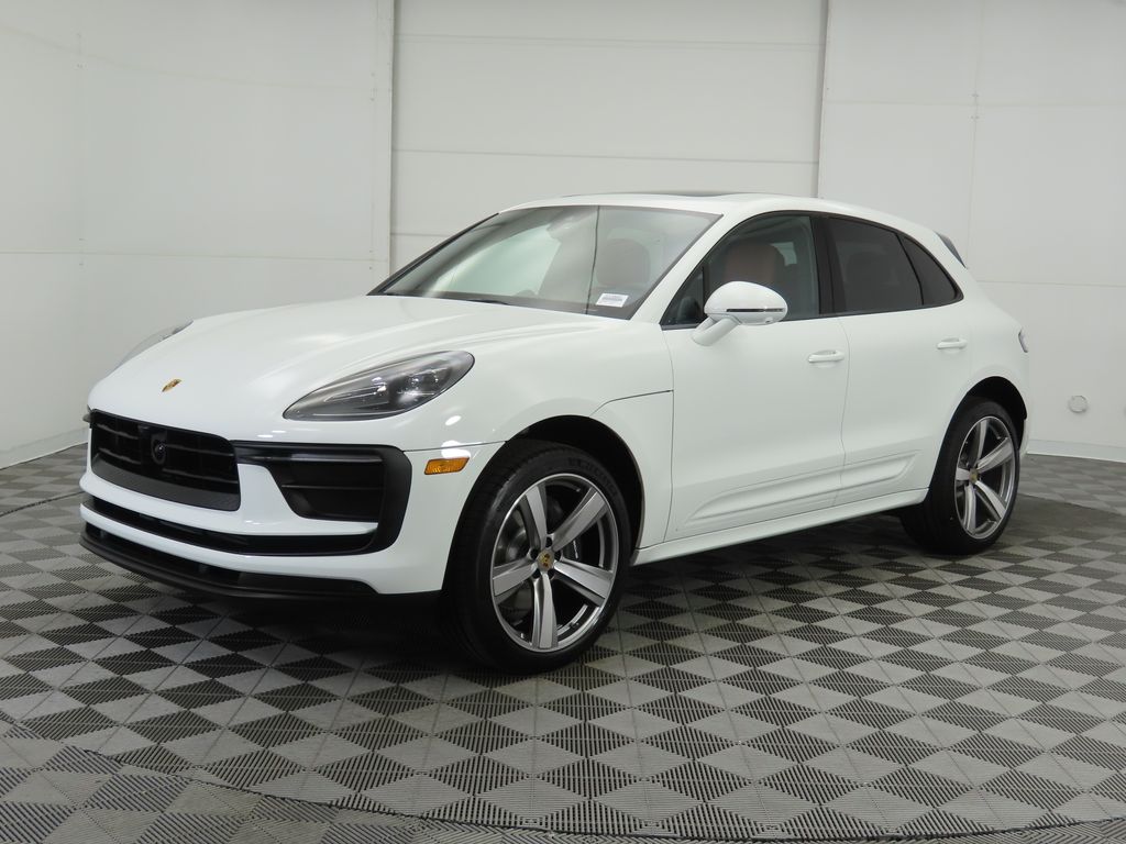 Thumbnail: 2024 Porsche Macan - 1