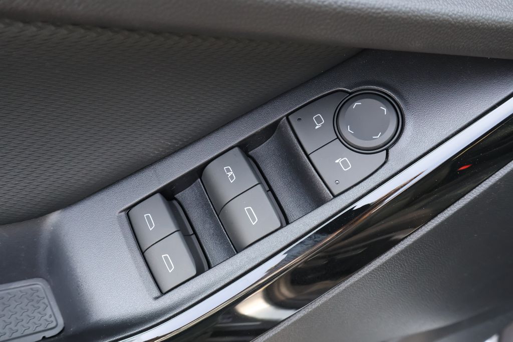 Thumbnail: 2027 Chevrolet Equinox - 17