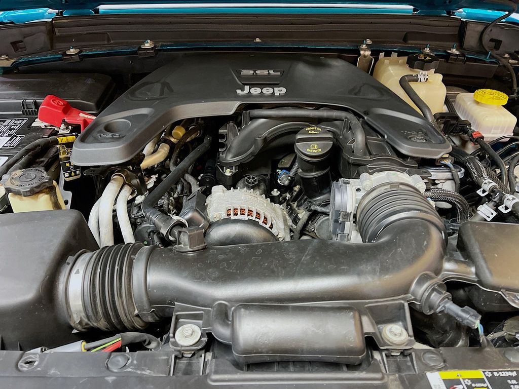 Used 2020 Bikini Pearlcoat Jeep Unlimited Sport S image 28