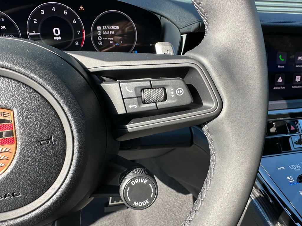 Thumbnail: 2026 Porsche Panamera - 16