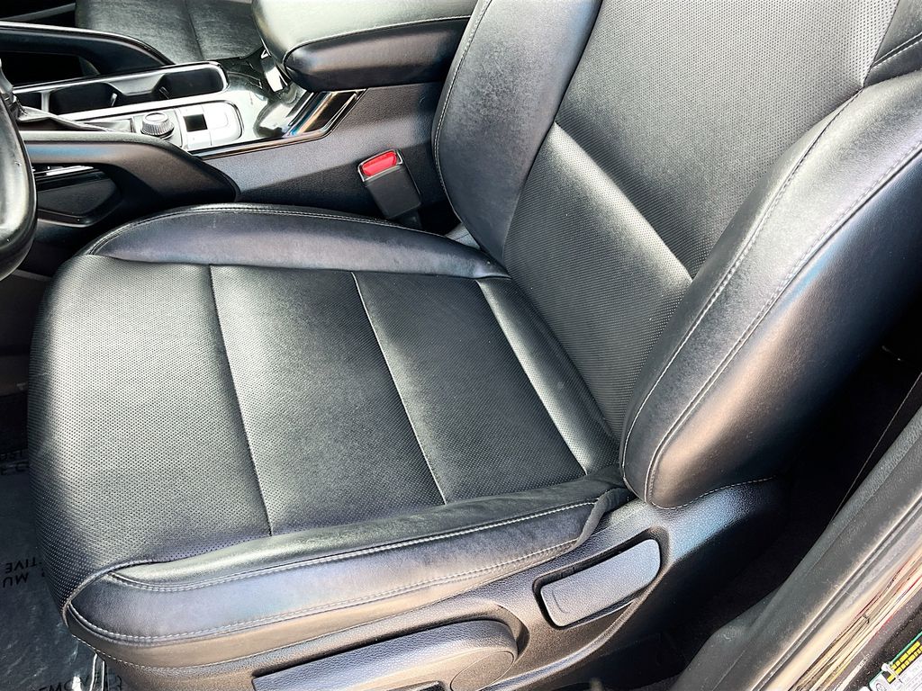 Used 2022 Black Kia LX image 19