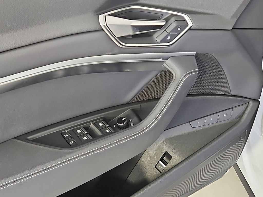Thumbnail: 2024 Audi Q8 e-tron - 13