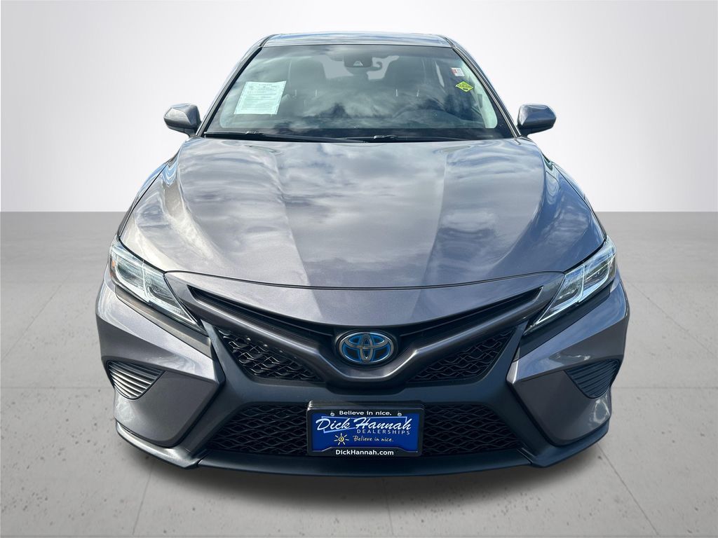 2020 Toyota Camry Hybrid SE