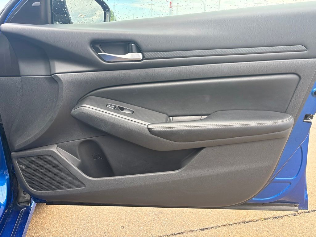 Used 2025 Nissan Altima Sedan