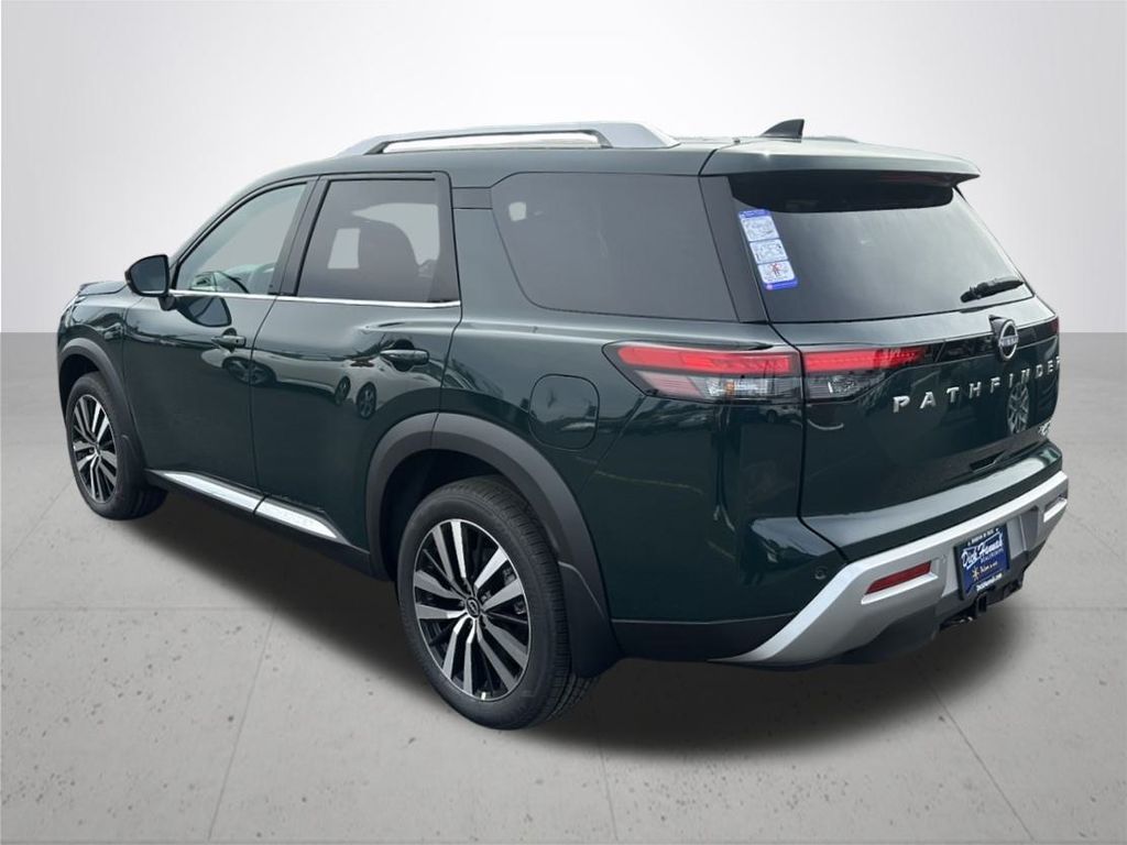 2025 Nissan Pathfinder Platinum