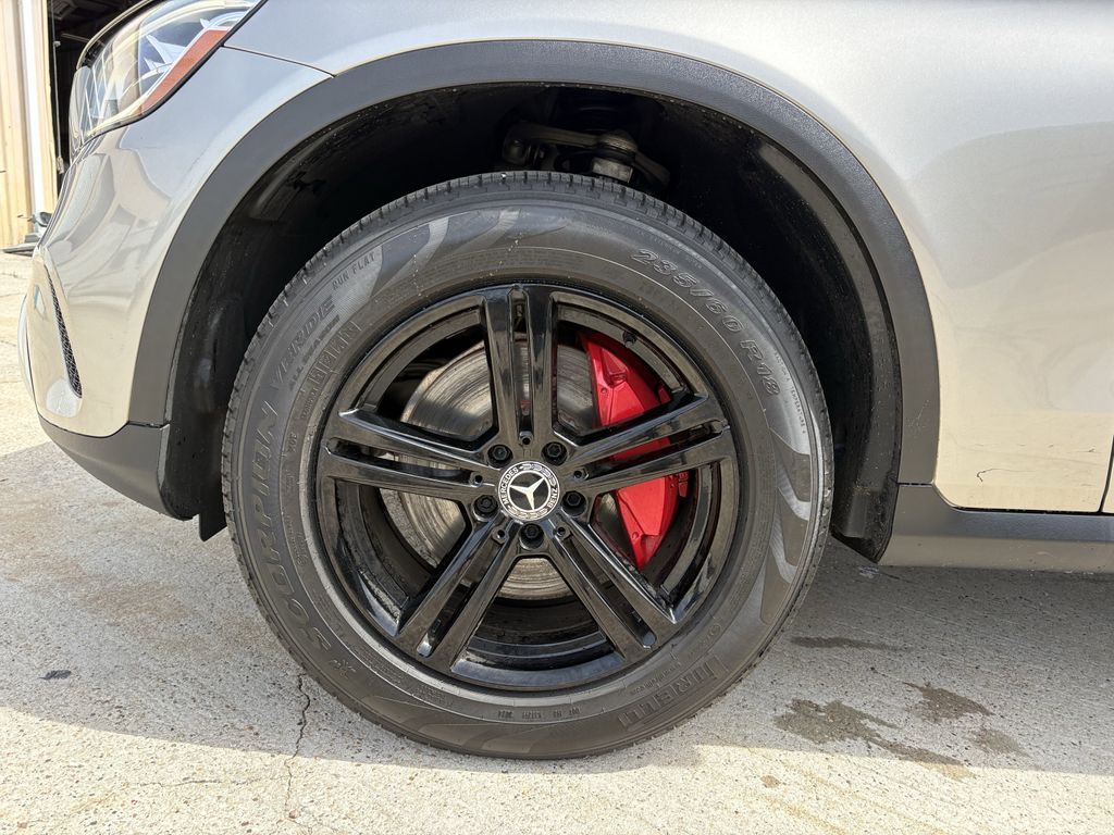 Used 2020 Silver Mercedes-Benz GLC 300 image 9