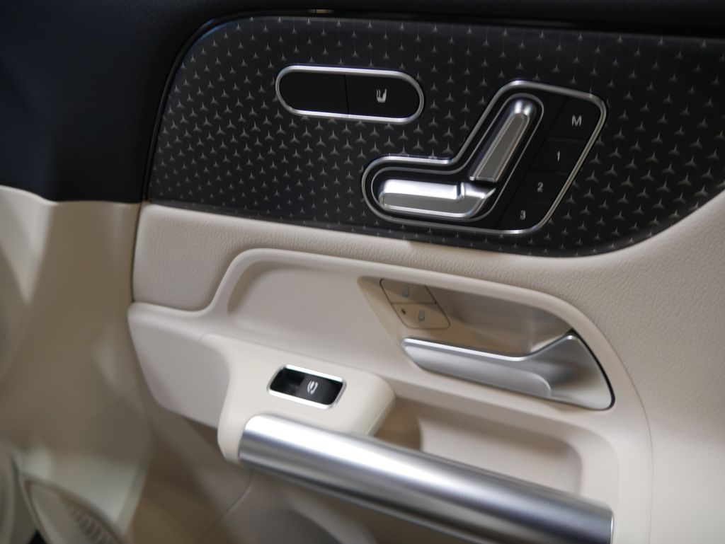 Thumbnail: 2026 Mercedes-Benz GLA - 27