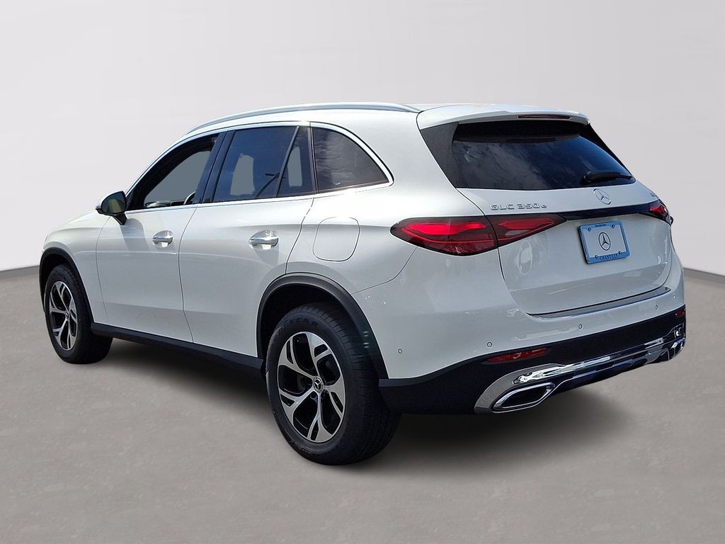 Thumbnail: 2026 Mercedes-Benz GLC - 4