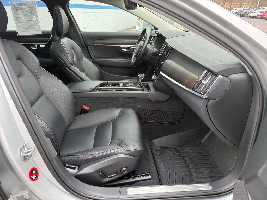 Thumbnail: 2018 Volvo S90 - 25
