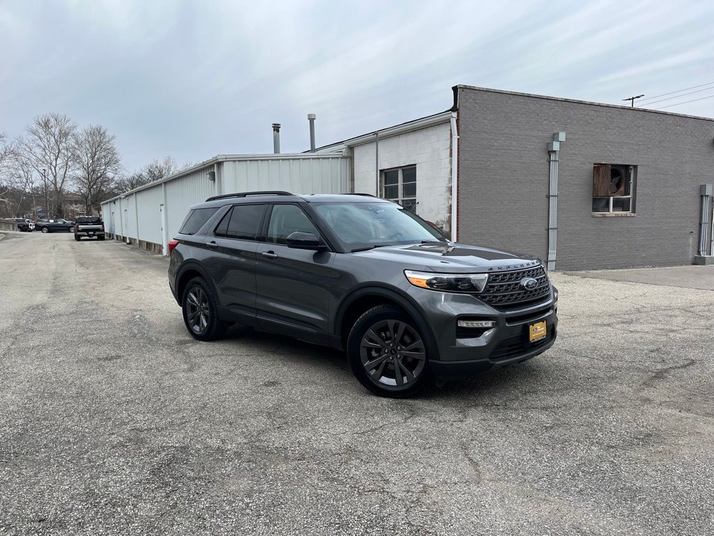Gray Metallic 2022 Ford Explorer XLT AWD SUV / Crossover All-Wheel Drive Automatic