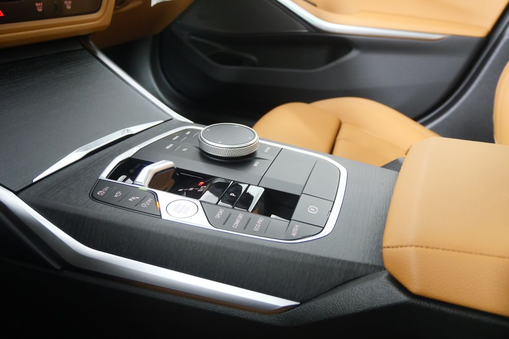 Thumbnail: 2026 BMW 3 Series - 26