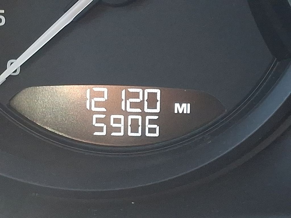 Thumbnail: 2022 Porsche Macan - 25