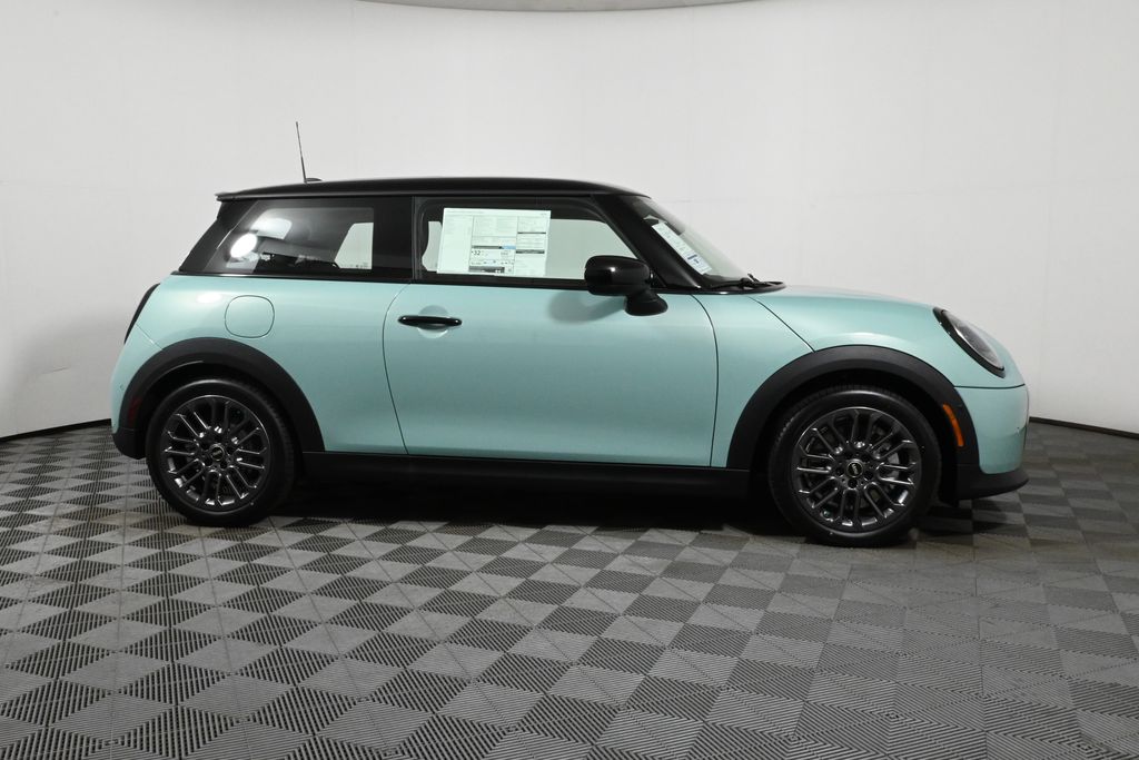 2025 MINI Cooper S 8