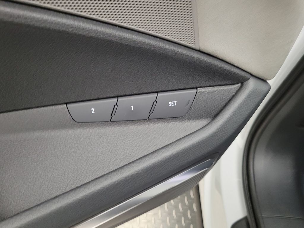 Thumbnail: 2024 Audi Q8 e-tron - 31