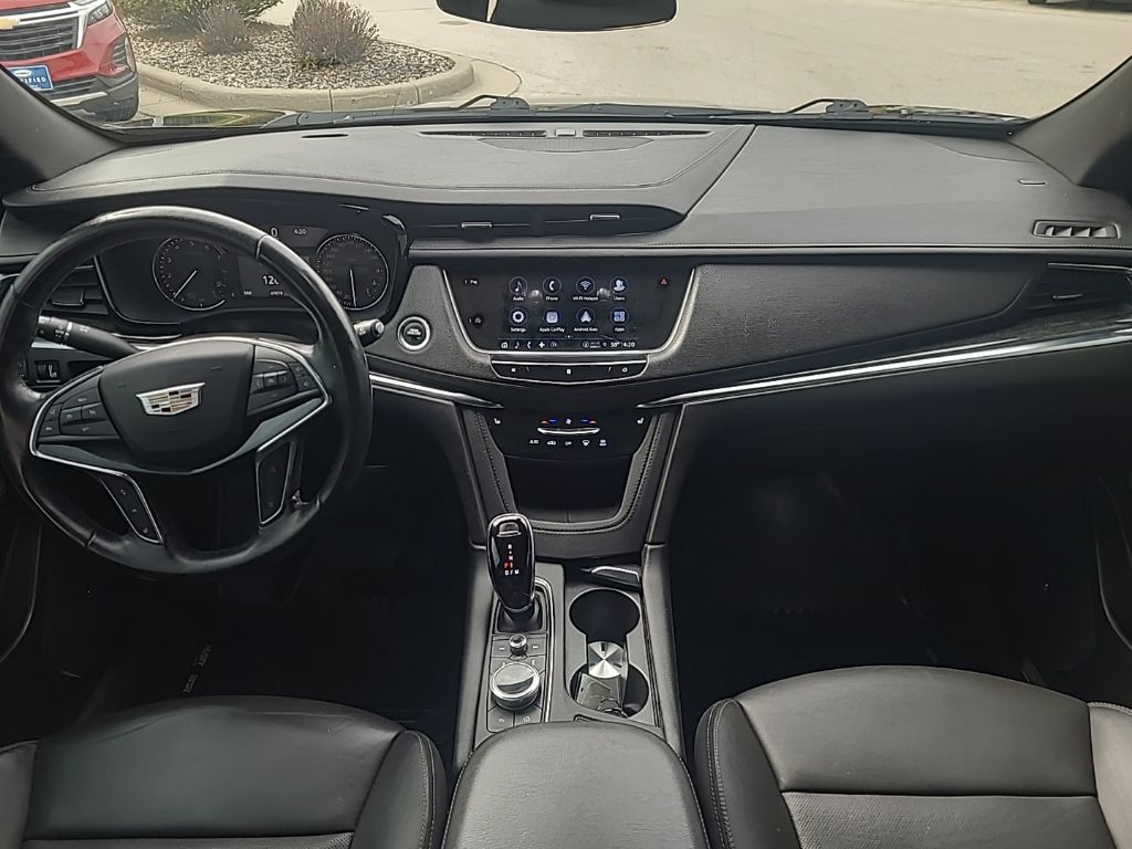 used 2021 Cadillac XT5 car, priced at $25,632
