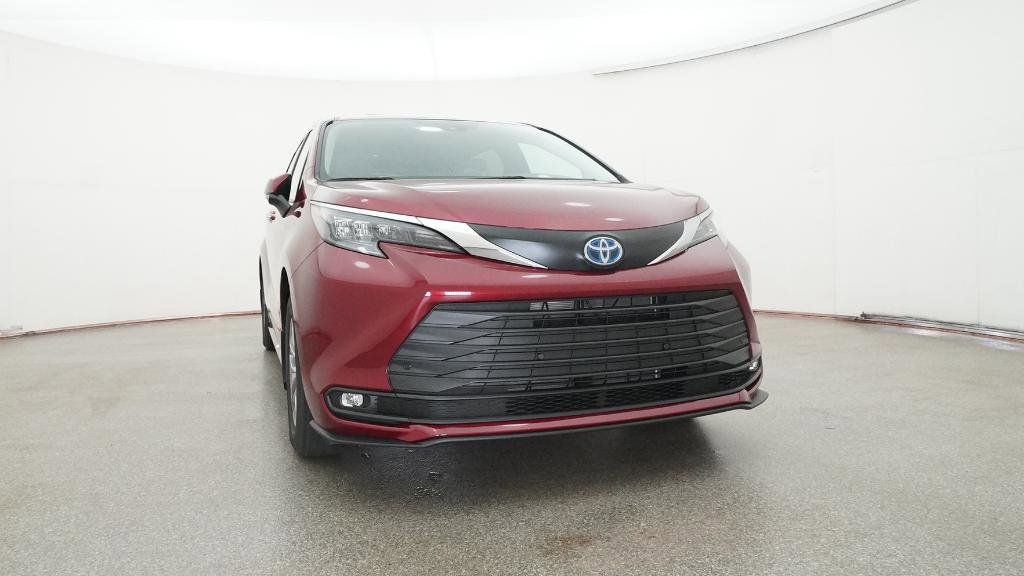 Thumbnail: 2025 Toyota Sienna - 6