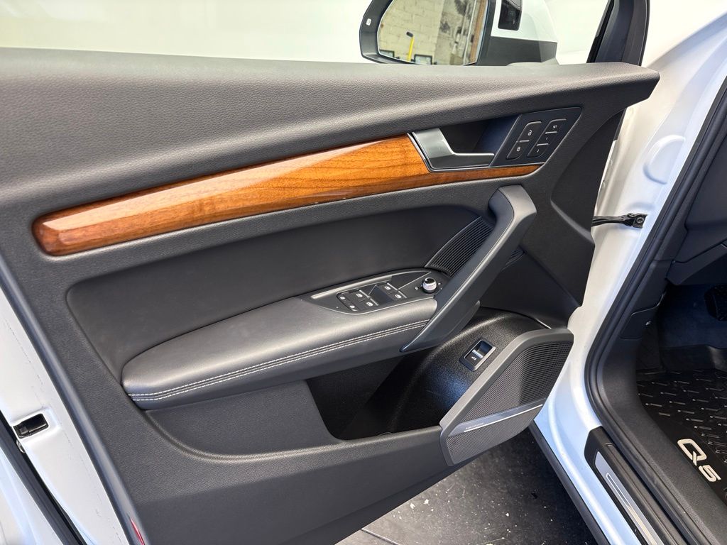 Thumbnail: 2023 Audi Q5 - 5