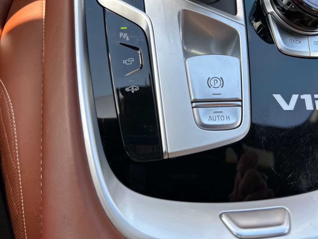 2022 Frozen Bluestone Metallic BMW 7 Series M760i AWD Sedan