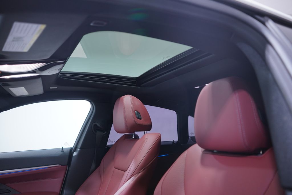 Thumbnail: 2023 BMW i4 - 8