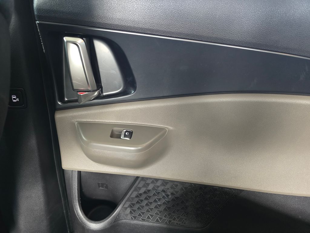 Thumbnail: 2025 Kia Carnival - 29